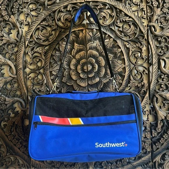 Southwest Airlines Branded Blue Soft Sided Pet Carrier Cat Small Dog Strap - Picture 7 of 7